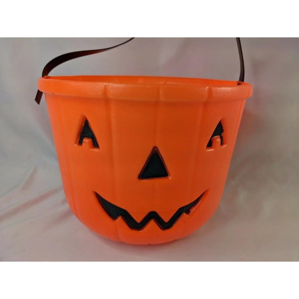 Large Pumpkin Jack o‎ Lantern Treat Bucket 10 Inch Diameter 8 Inch Tall